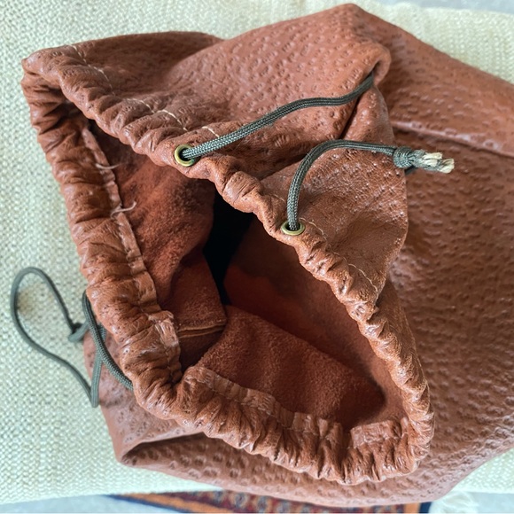 Unique vintage USAF (toy? Leather?) drawstring bag. - Picture 4 of 6